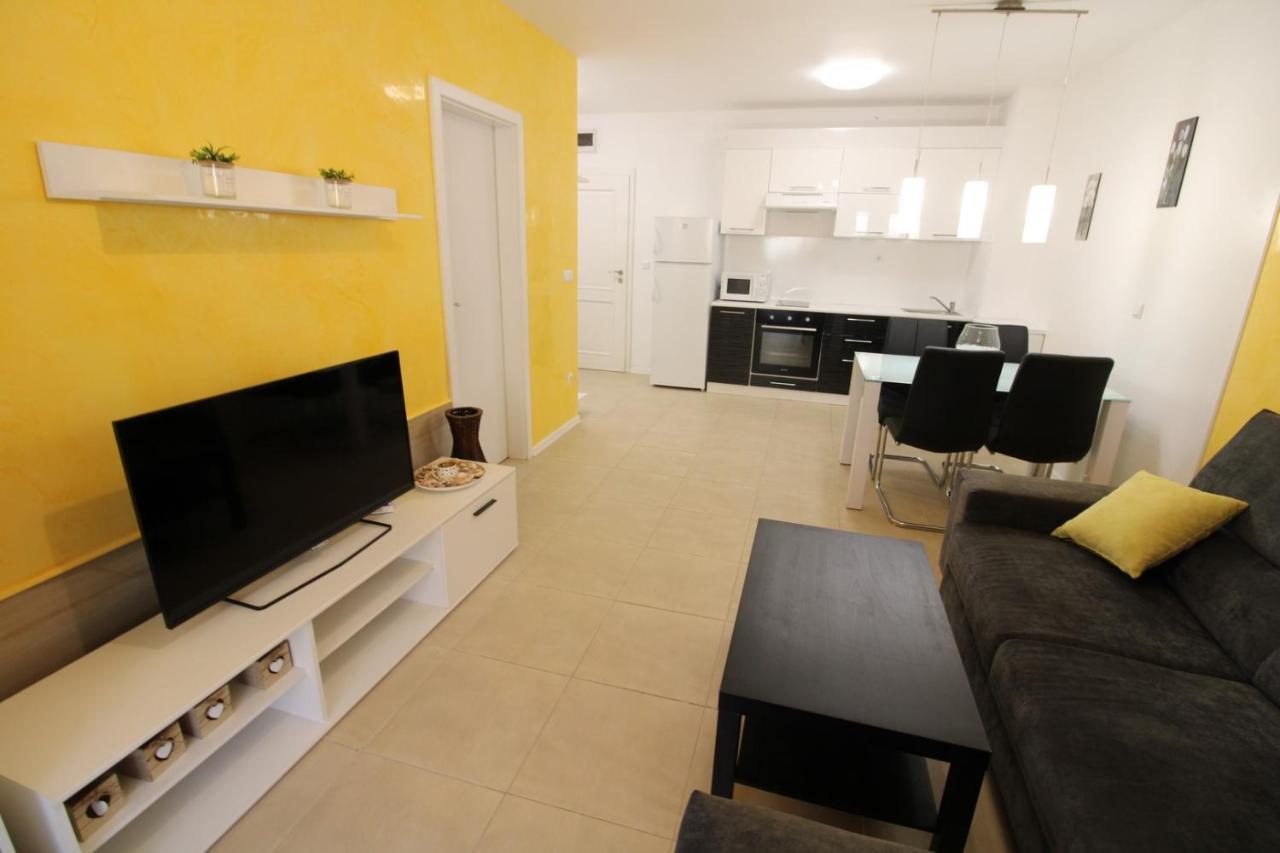 Menada Kavaci Sozopol Apartments Bagian luar foto