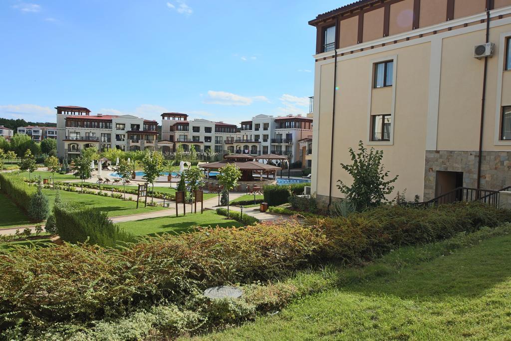 Menada Kavaci Sozopol Apartments Bagian luar foto
