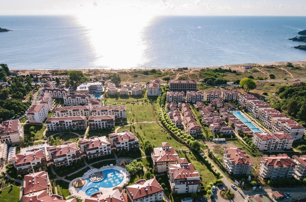 Menada Kavaci Sozopol Apartments Bagian luar foto